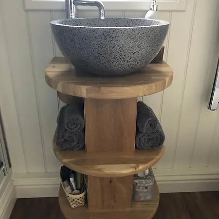 Green Valley, Cotswold Stay With Hamper Cheltenham Exterior photo
