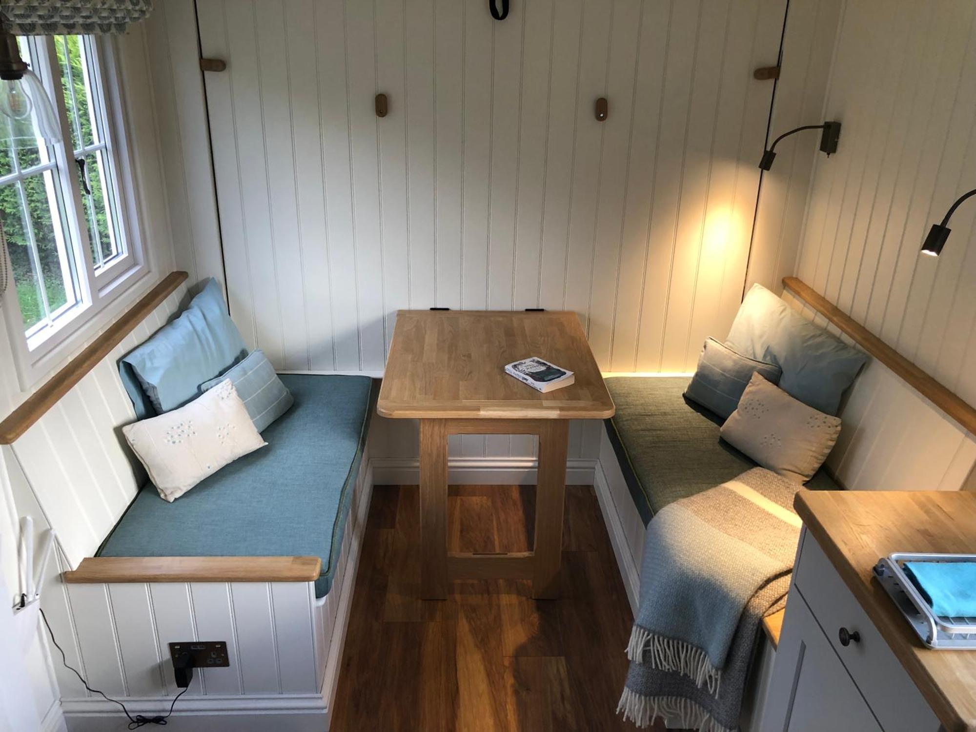 Valley, Cotswold With Hamper Appartement Cheltenham